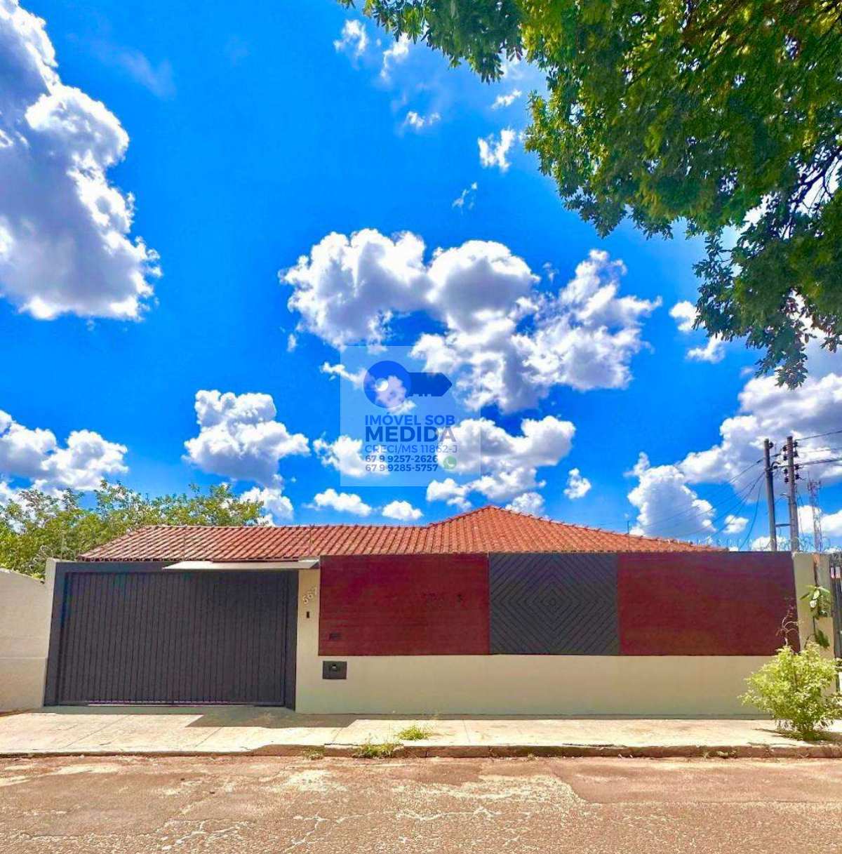 Casa à venda no Bairro Amambaí, próxima à Avenida Afonso Pena - Imóvel Sob Medida - MS / Rural Sob Medida - MS
