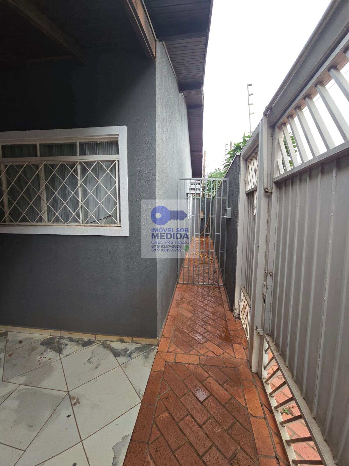  - Casa com amplo quintal no Bairro Tiradentes