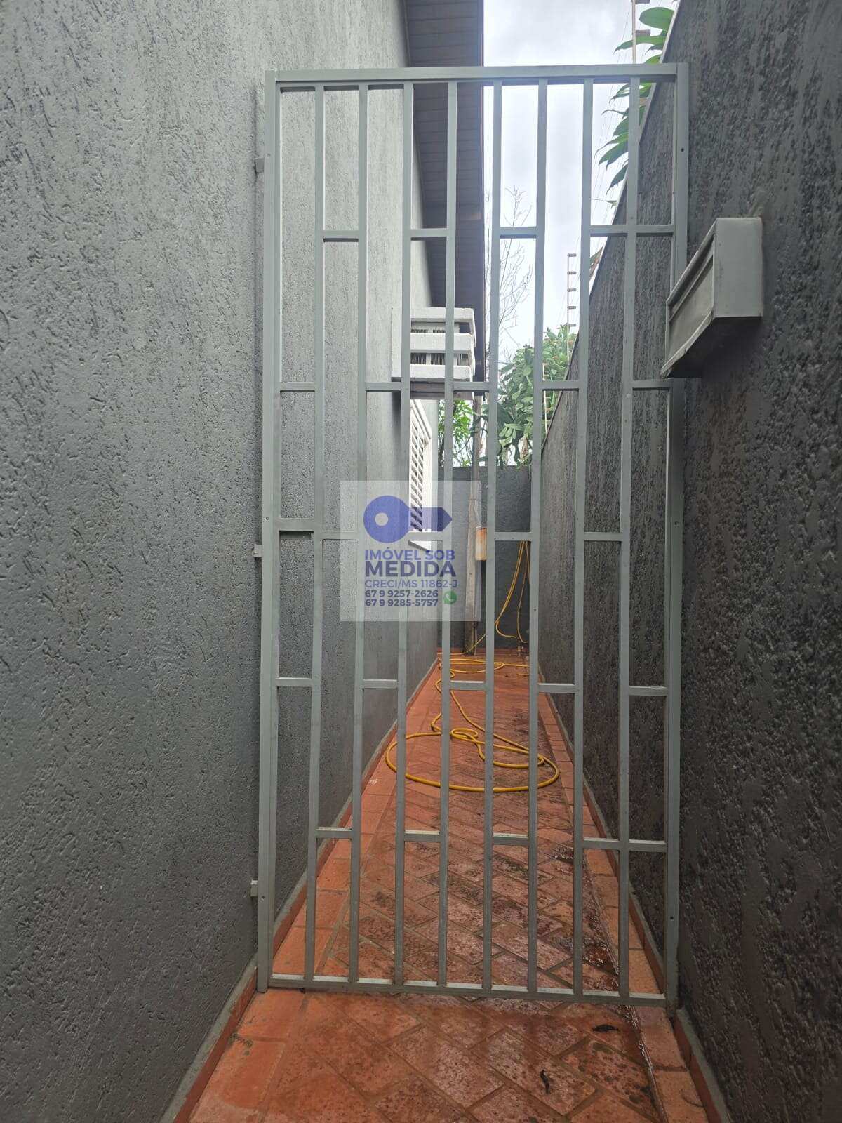  - Casa com amplo quintal no Bairro Tiradentes