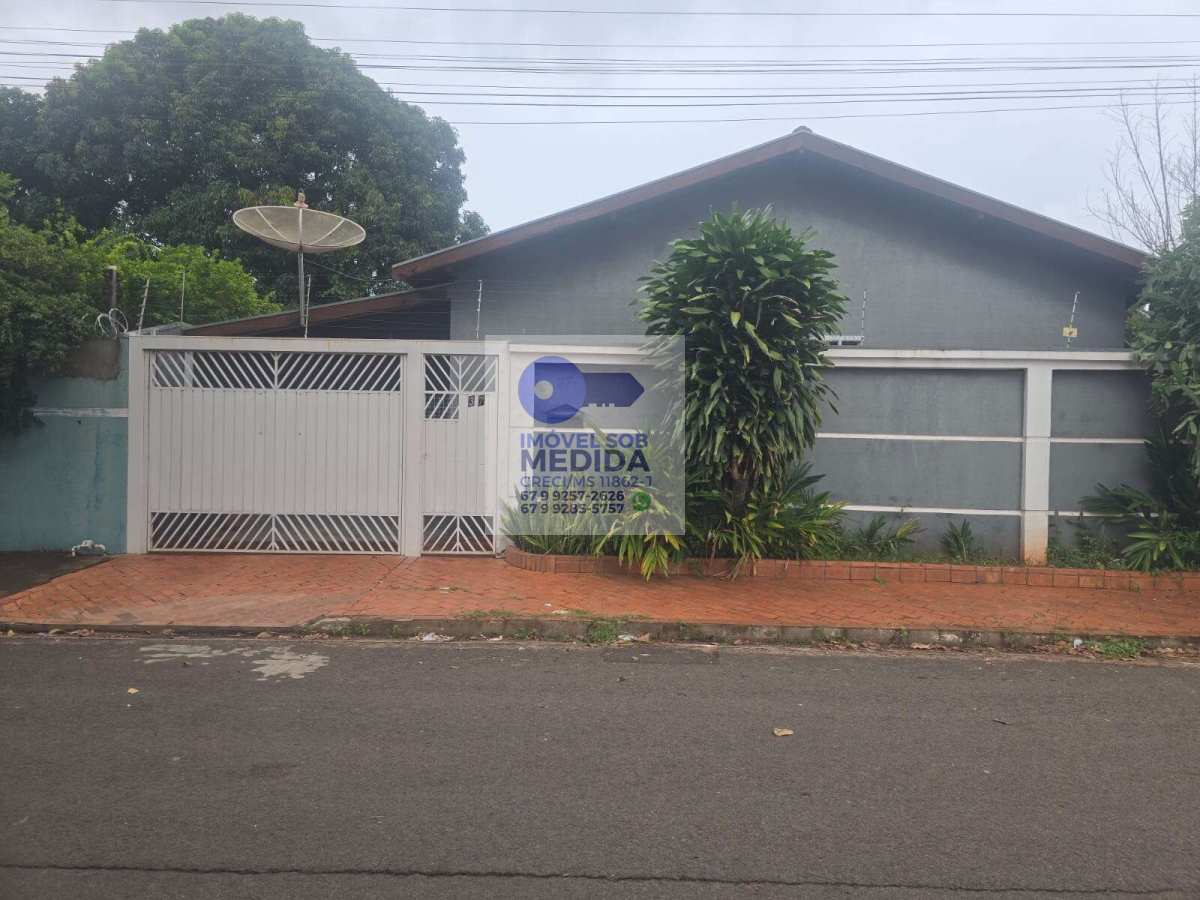 Casa com amplo quintal no Bairro Tiradentes - Imóvel Sob Medida - MS / Rural Sob Medida - MS
