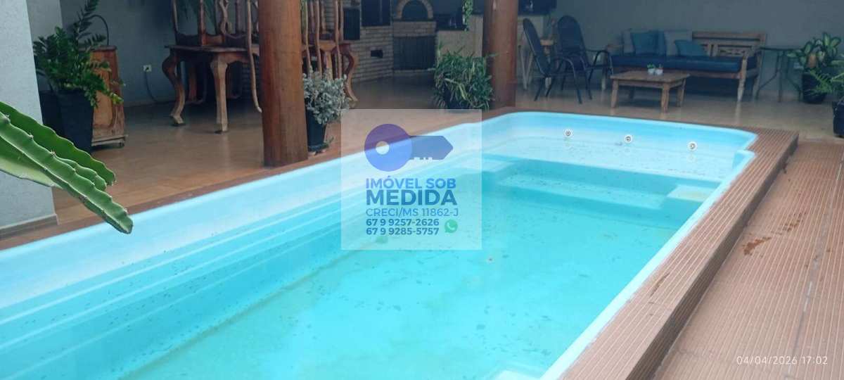  - Casa Térrea Fantástica com Piscina - Vila Sobrinho