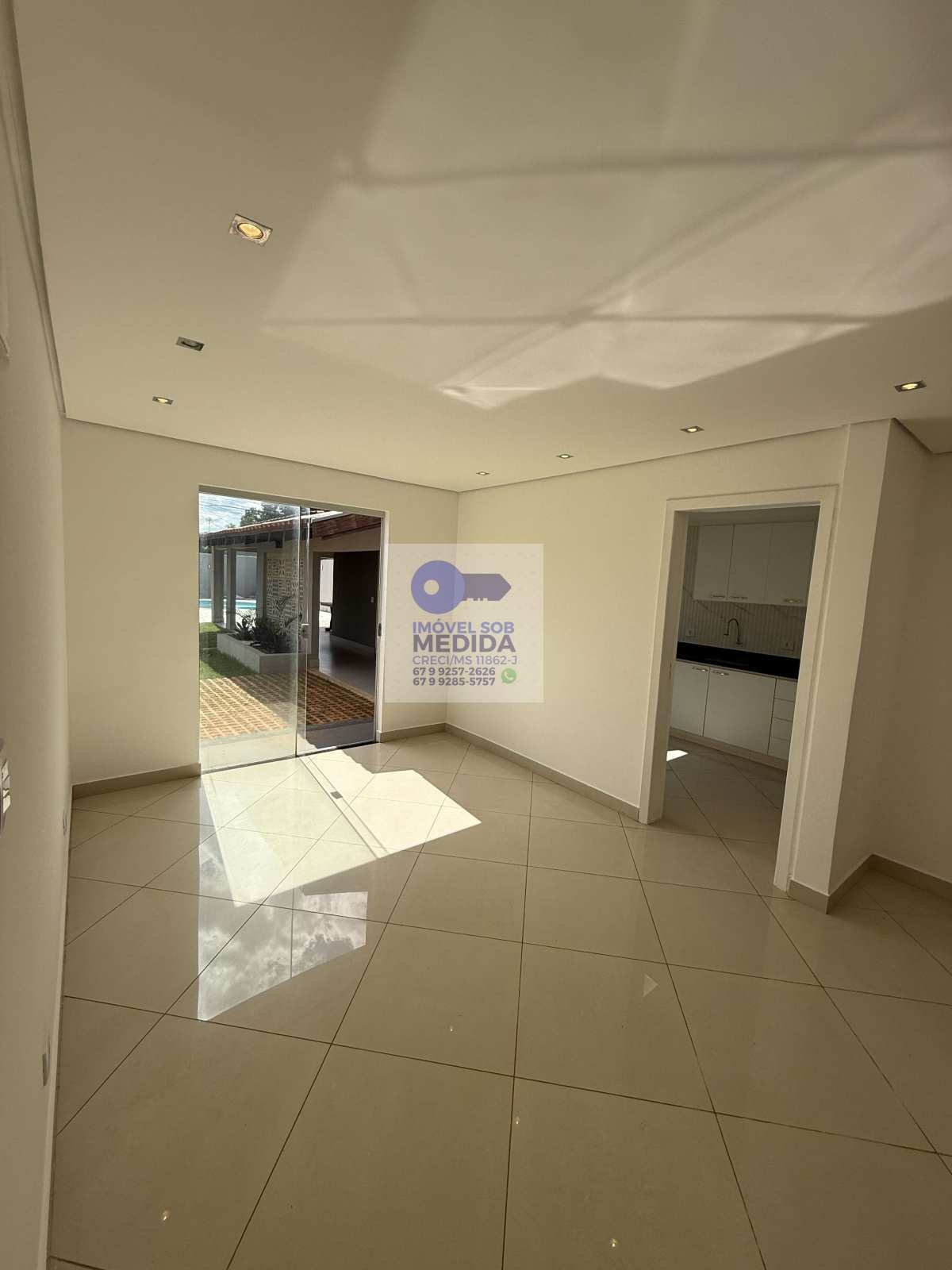  - Espetacular Sobrado de Esquina com Amplo Terreno no bairro Santo Antônio!