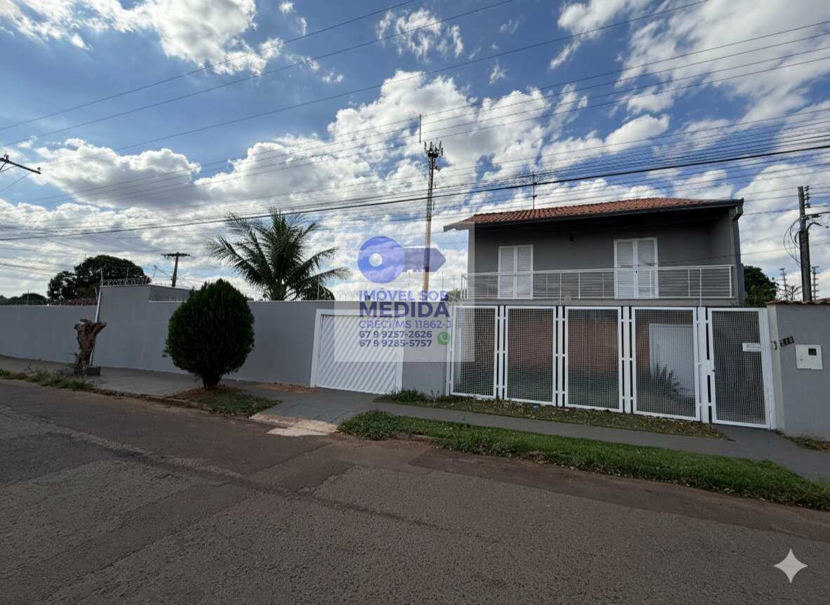 Casa à venda com 3 quartos, 207m² - Santo Antônio,Campo Grande