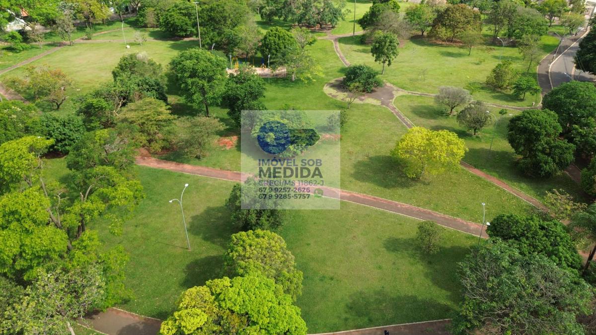 Sobrado à venda com 3 quartos - Carandá Bosque,Campo Grande