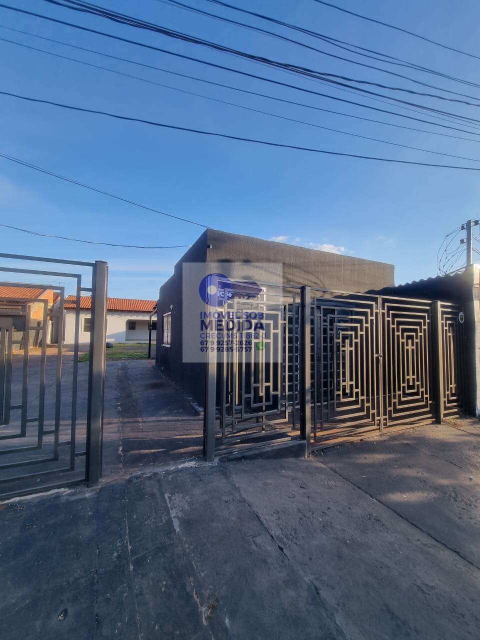 Casa à venda com 4 quartos - Monte Castelo,Campo Grande