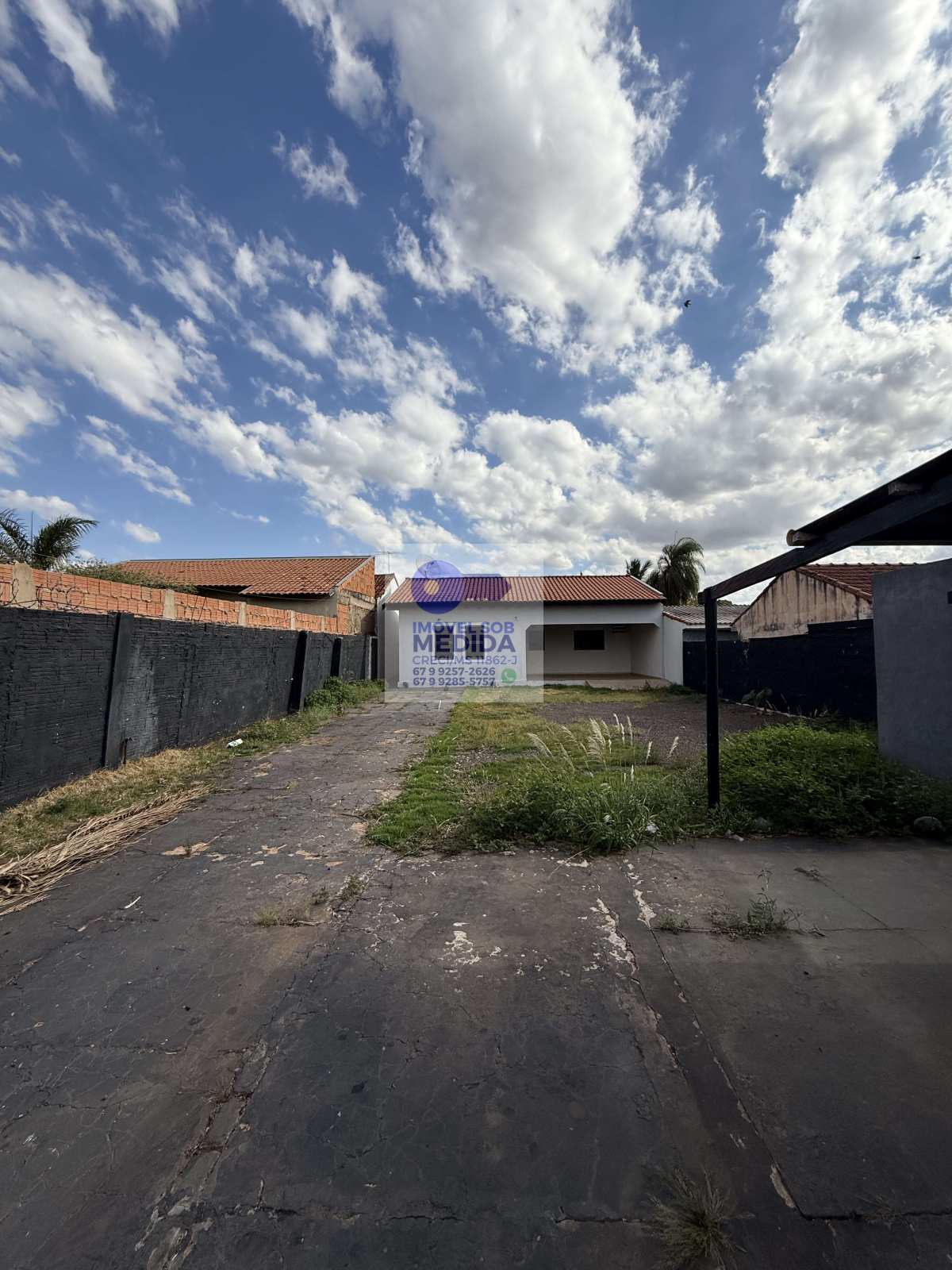 Casa à venda com 4 quartos - Monte Castelo,Campo Grande
