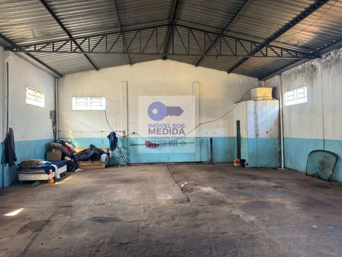 Salão à venda em Campo Grande, Vila Bandeirante, com 3 quartos, 487m2m² - Imóvel Sob Medida - MS / Rural Sob Medida - MS