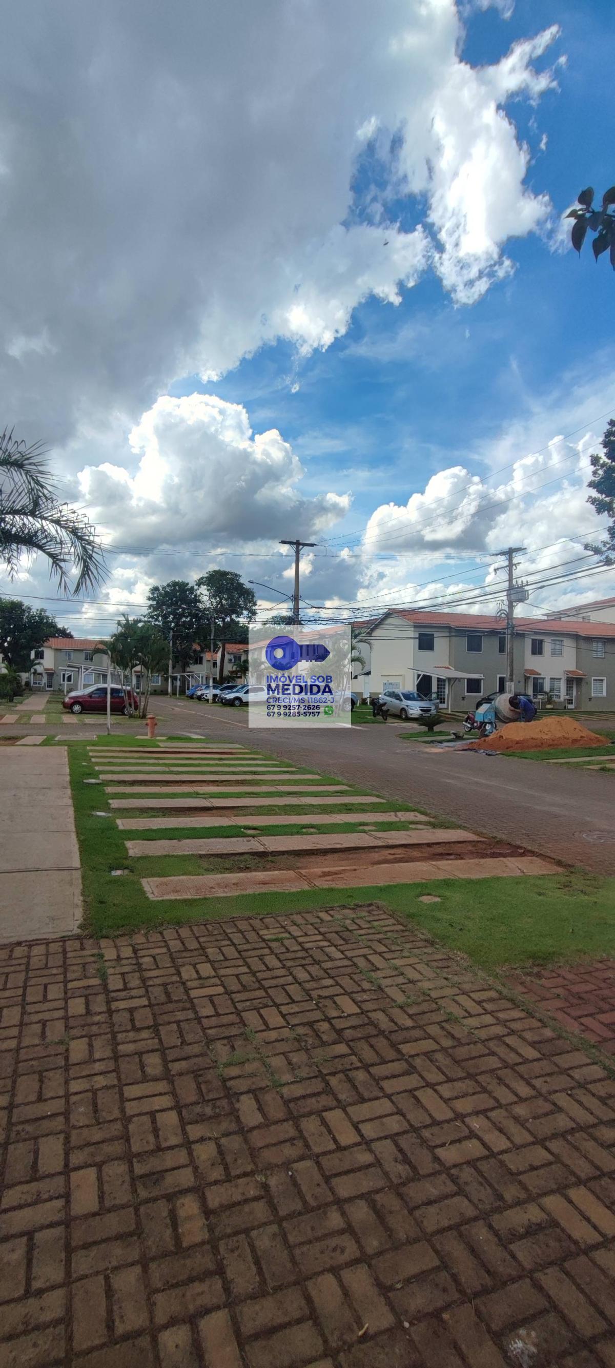 Sobrado em condomínio à venda com 3 quartos - Parque Residencial Rita Vieira,Campo Grande